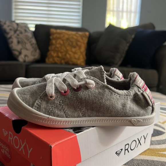 Roxy Girls bayshore III no tie slip on shoe pink & gray slide sneaker faux laces - Picture 5 of 7